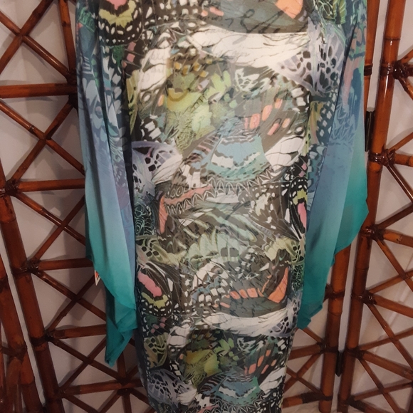 RUBBER DUCKY PRODUCTION INC. SHRUG - Picture 2 of 7